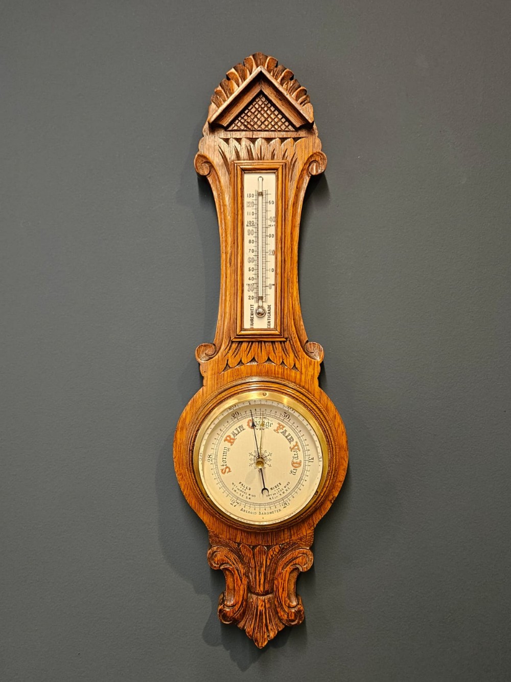 Small Victorian Oak Banjo Barometer