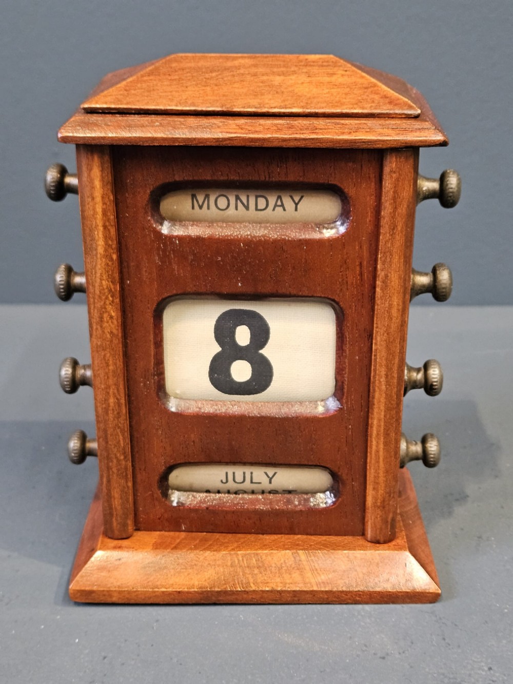 Small Edwardian Mahogany Perpetual Desk Calendar