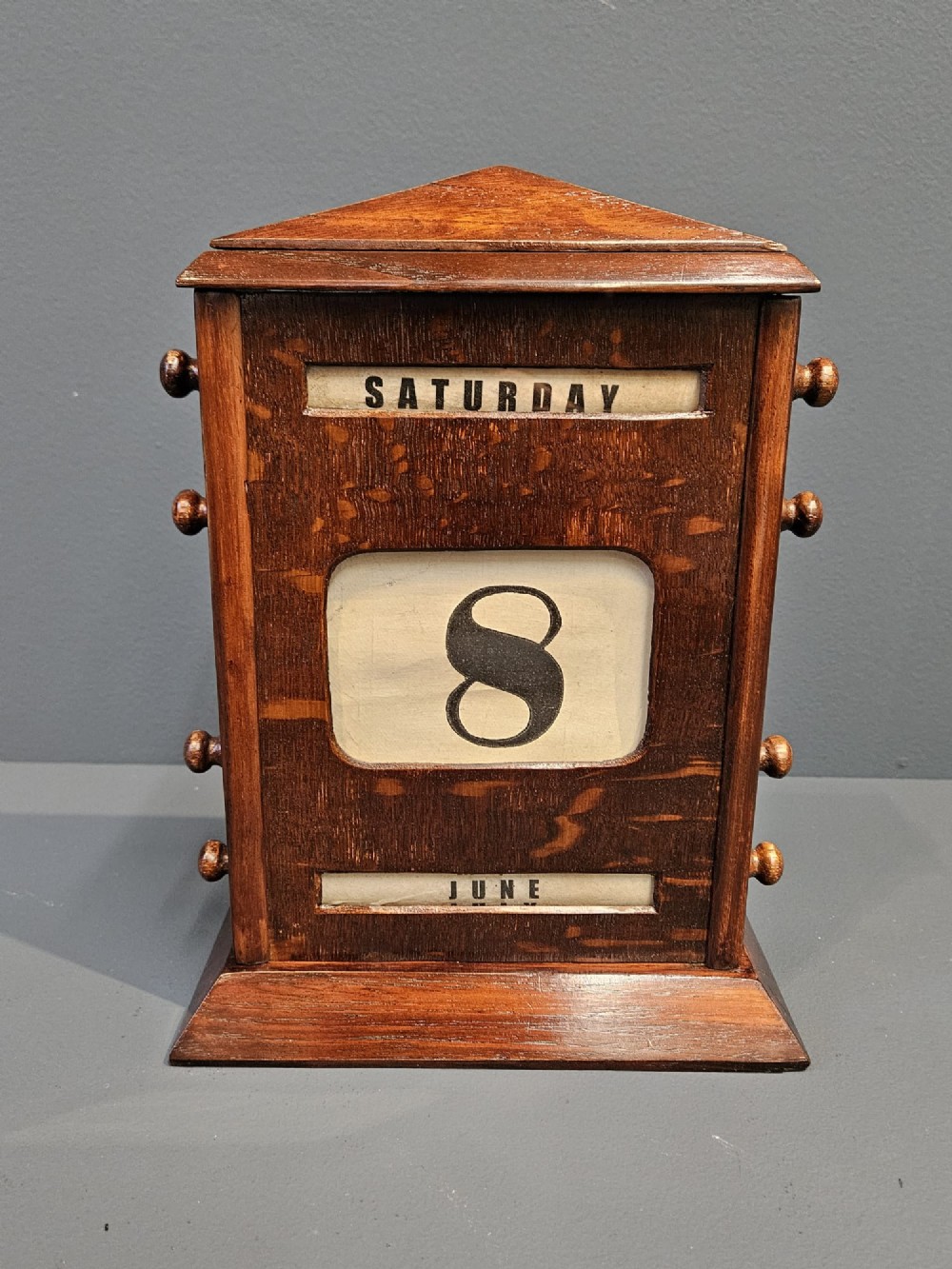 Large Edwardian Oak Perpetual Desk Calendar