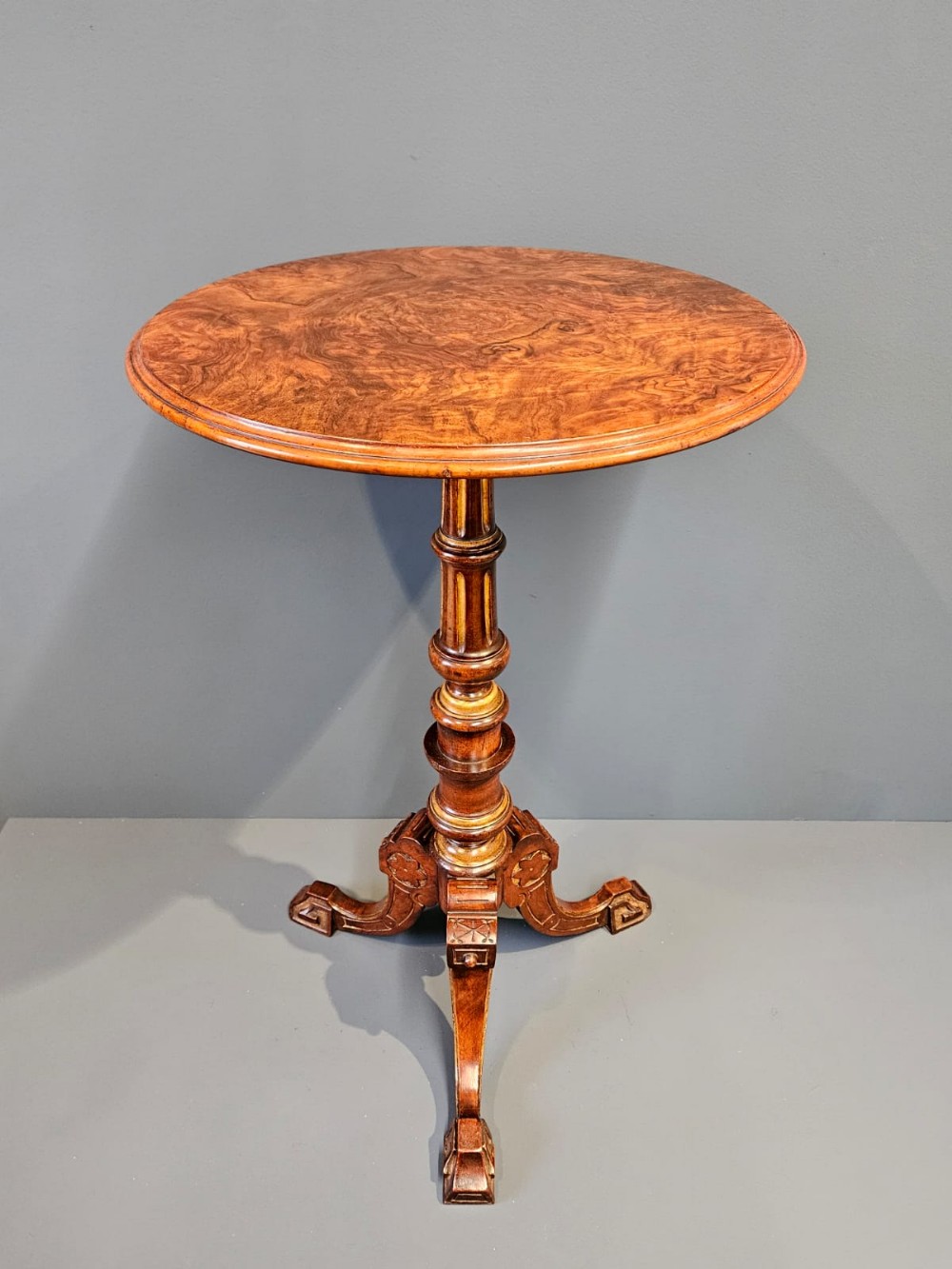 Superb Quality Victorian Burr Walnut Tripod Table