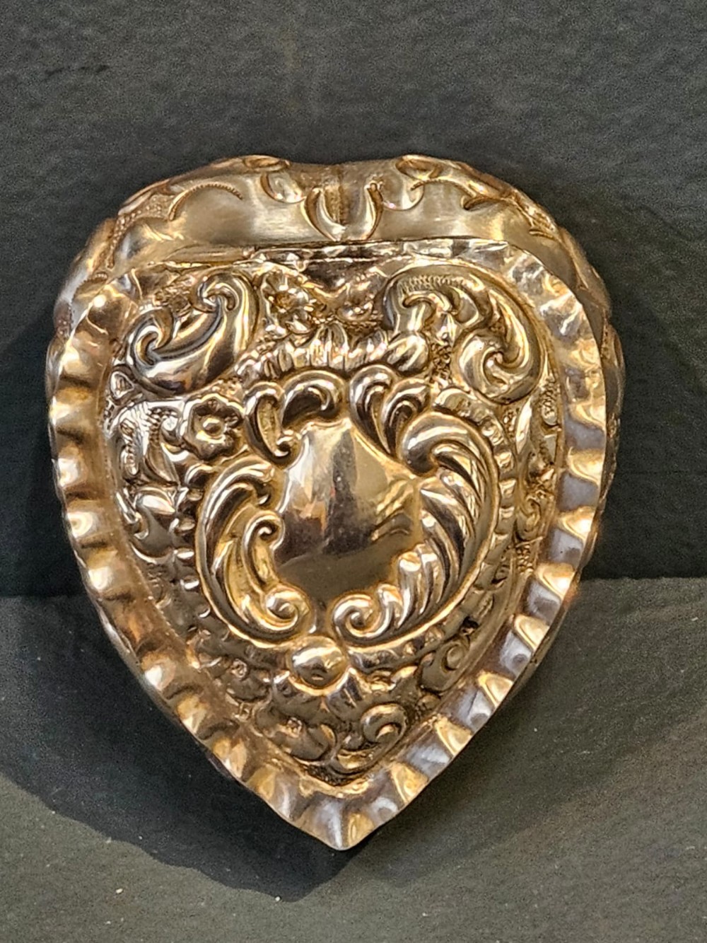 Small Victorian Heart Shaped Silver Ring Box