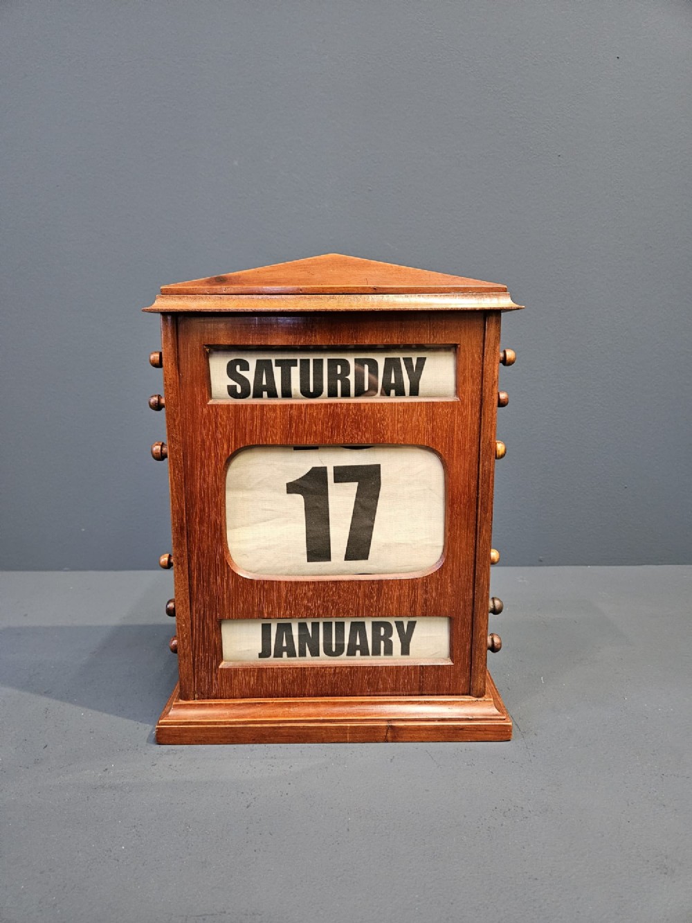 Large Edwardian Mahogany Perpetual Desk Calendar