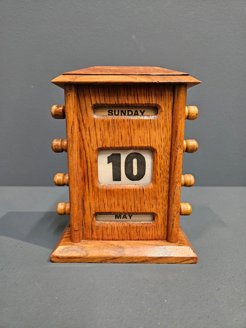Edwardian Golden Oak Perpetual Desk Calendar