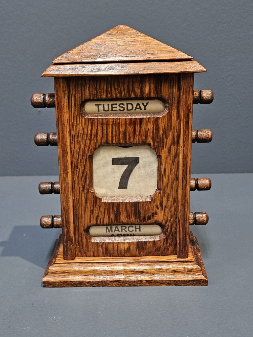 Edwardian Oak Perpetual Desk Calendar