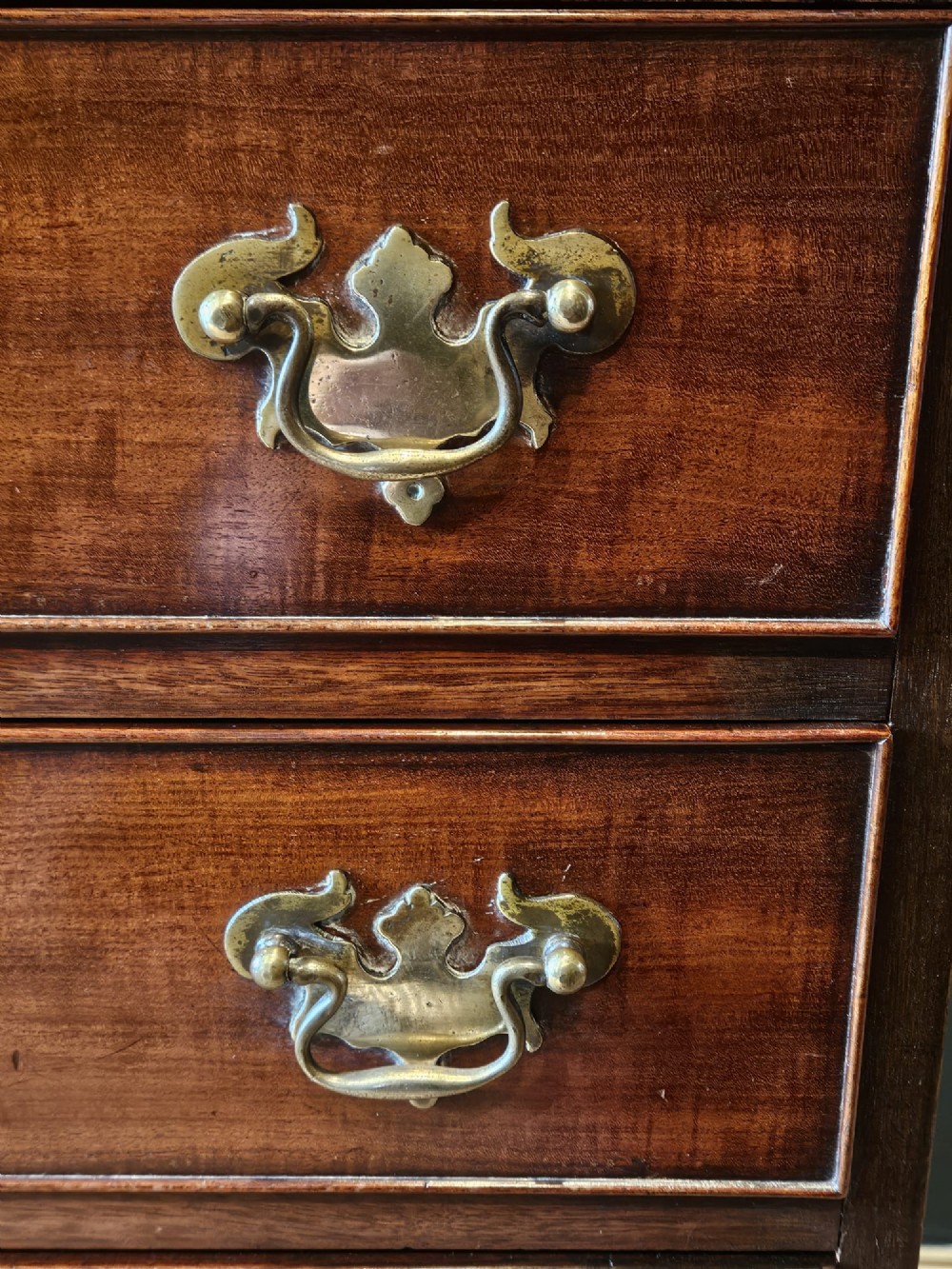 Small George III Mahogany Chest of Drawers by Gillows View III