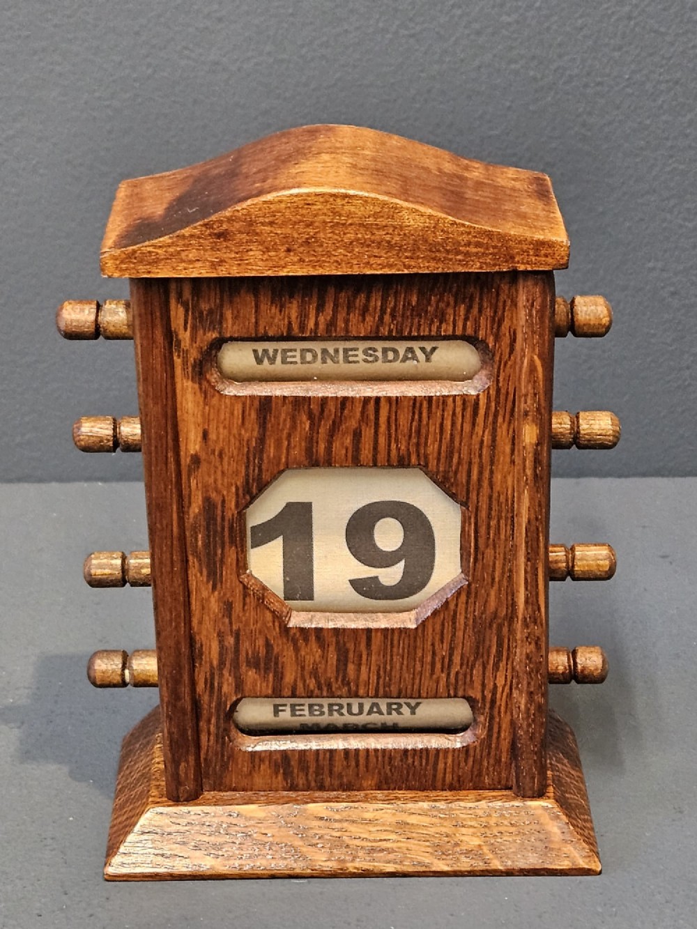 Edwardian Oak Perpetual Desk Calendar