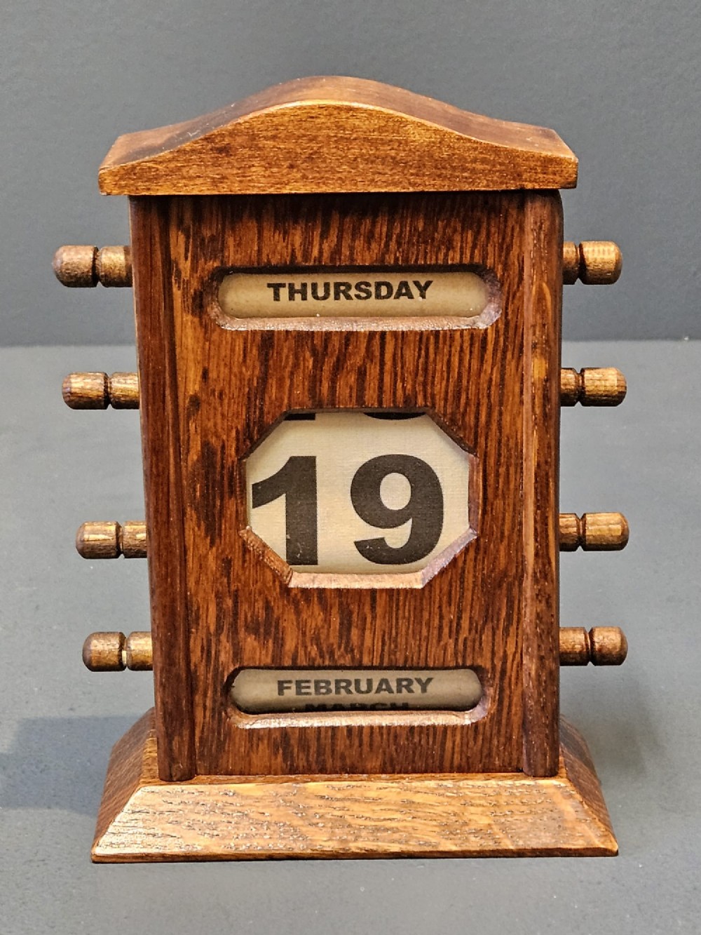 Edwardian Oak Perpetual Desk Calendar View IV
