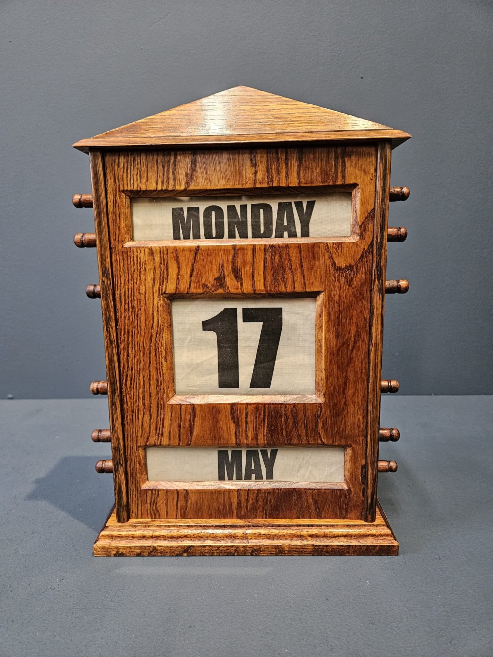 Large Edwardian Oak Perpetual Desk Calendar