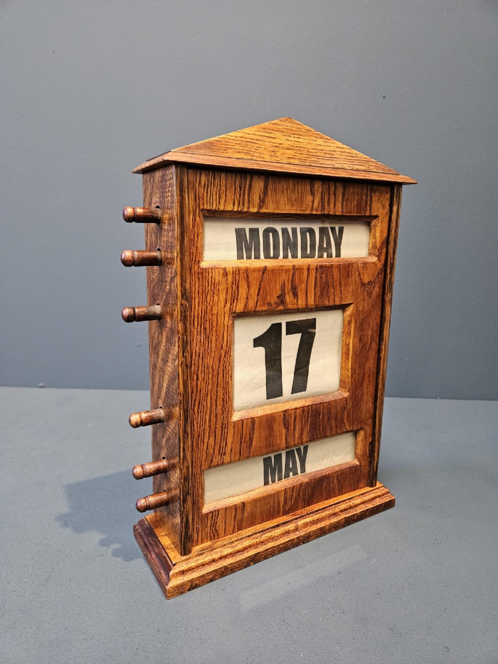 Large Edwardian Oak Perpetual Desk Calendar View II