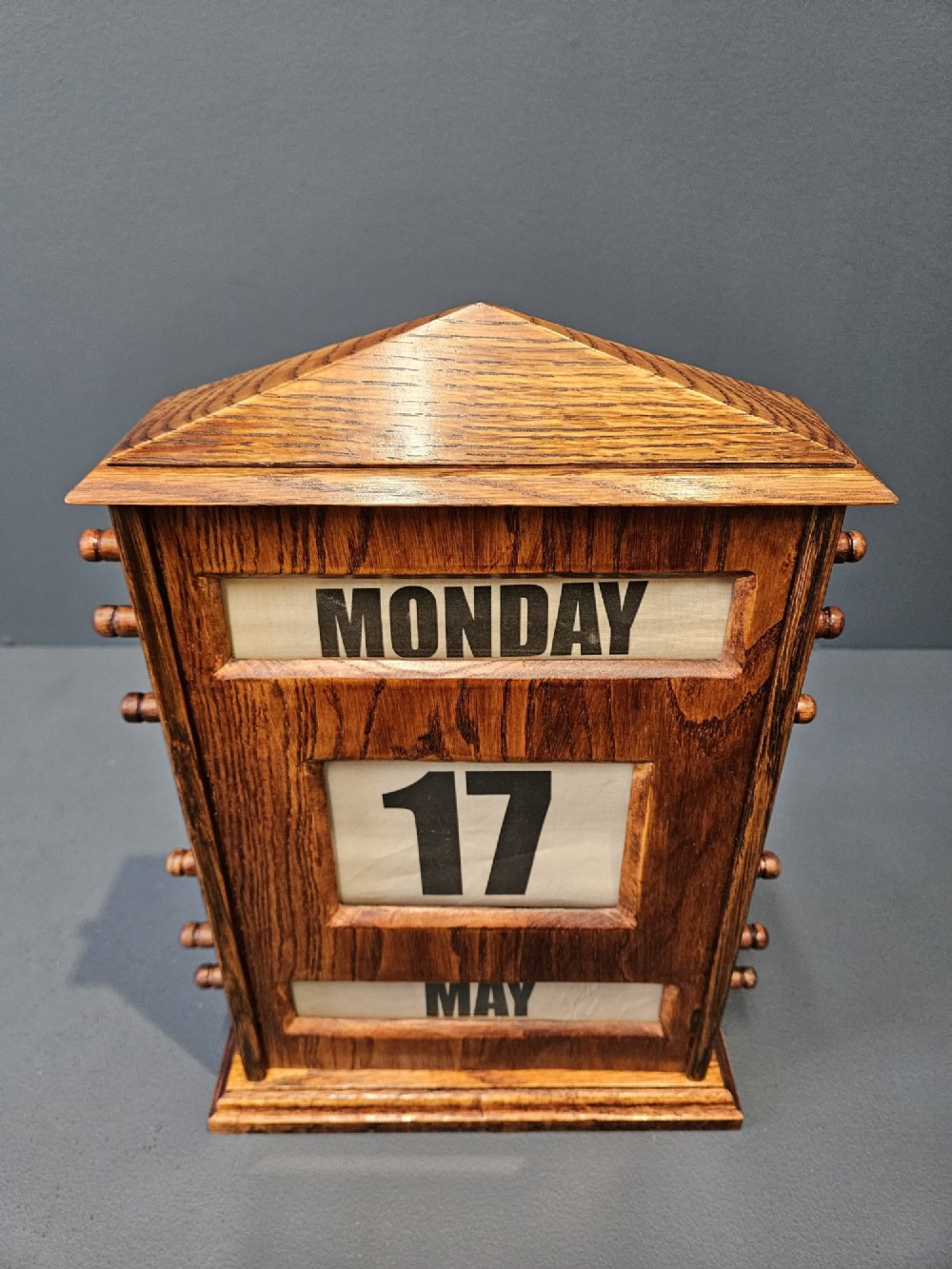 Large Edwardian Oak Perpetual Desk Calendar View V