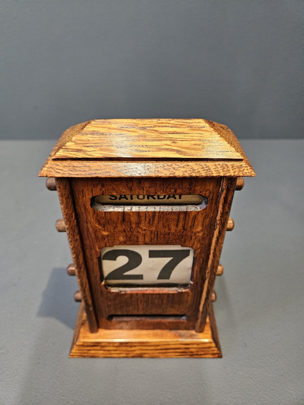 Late Victorian Oak Perpetual Desk Calendar View IV
