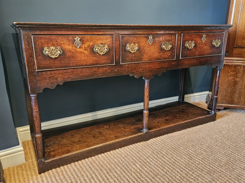 George II Oak Open Pot Board Dresser