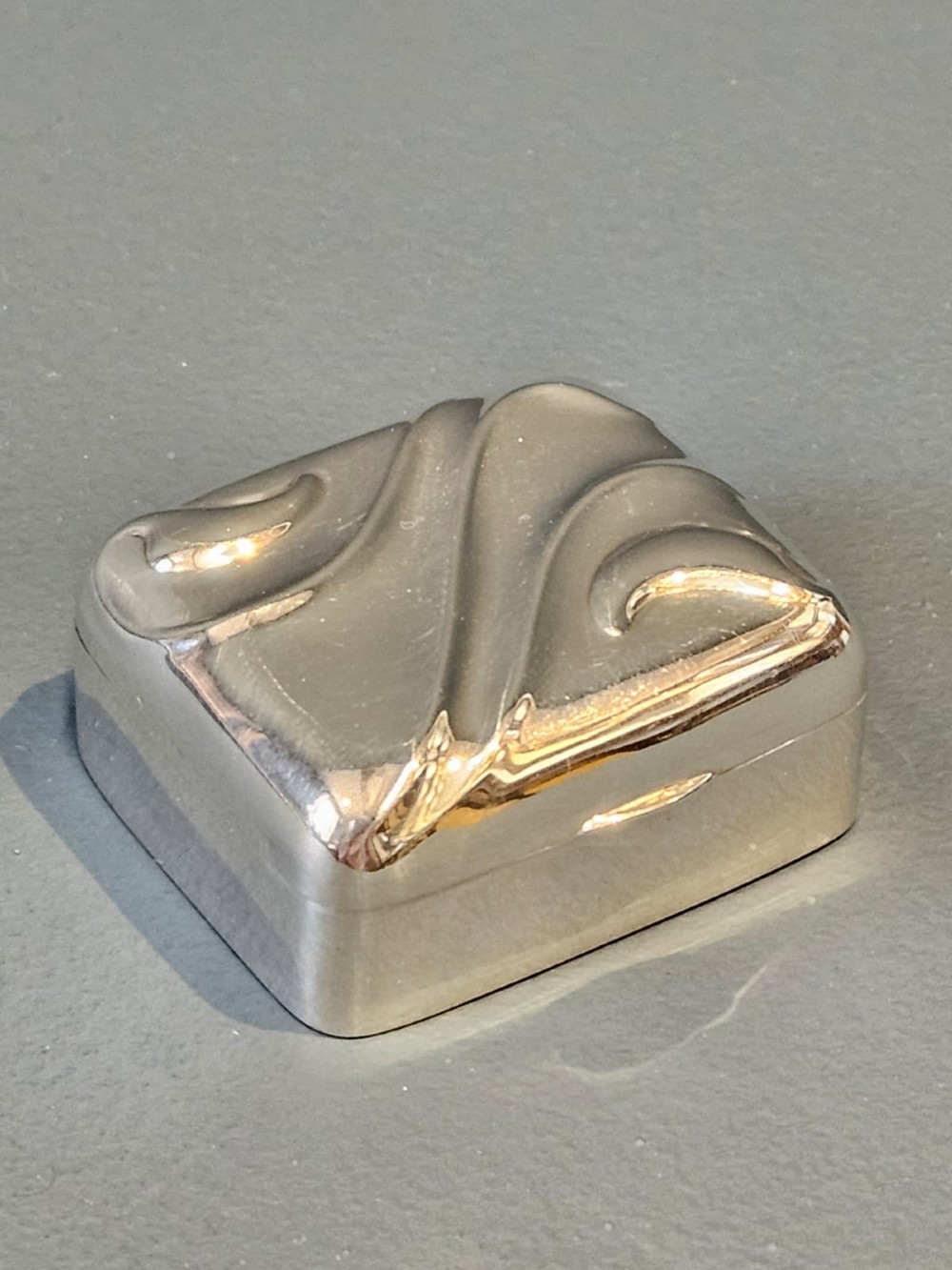 Edwardian Art Nouveau Silver Pill Box View IV