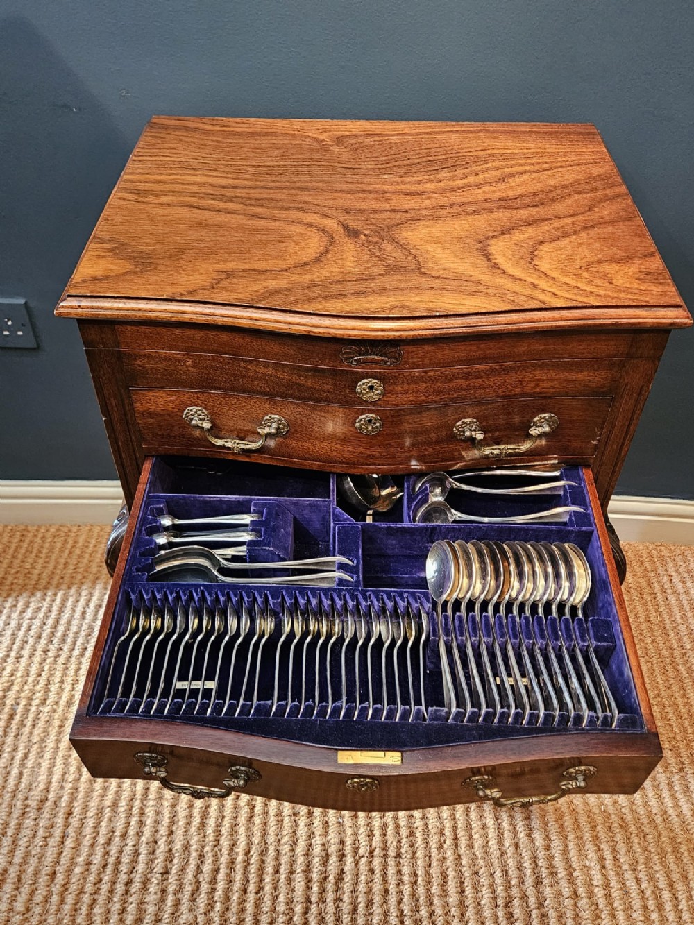 Edwardian Canteen of Cutlery in Side Table View II