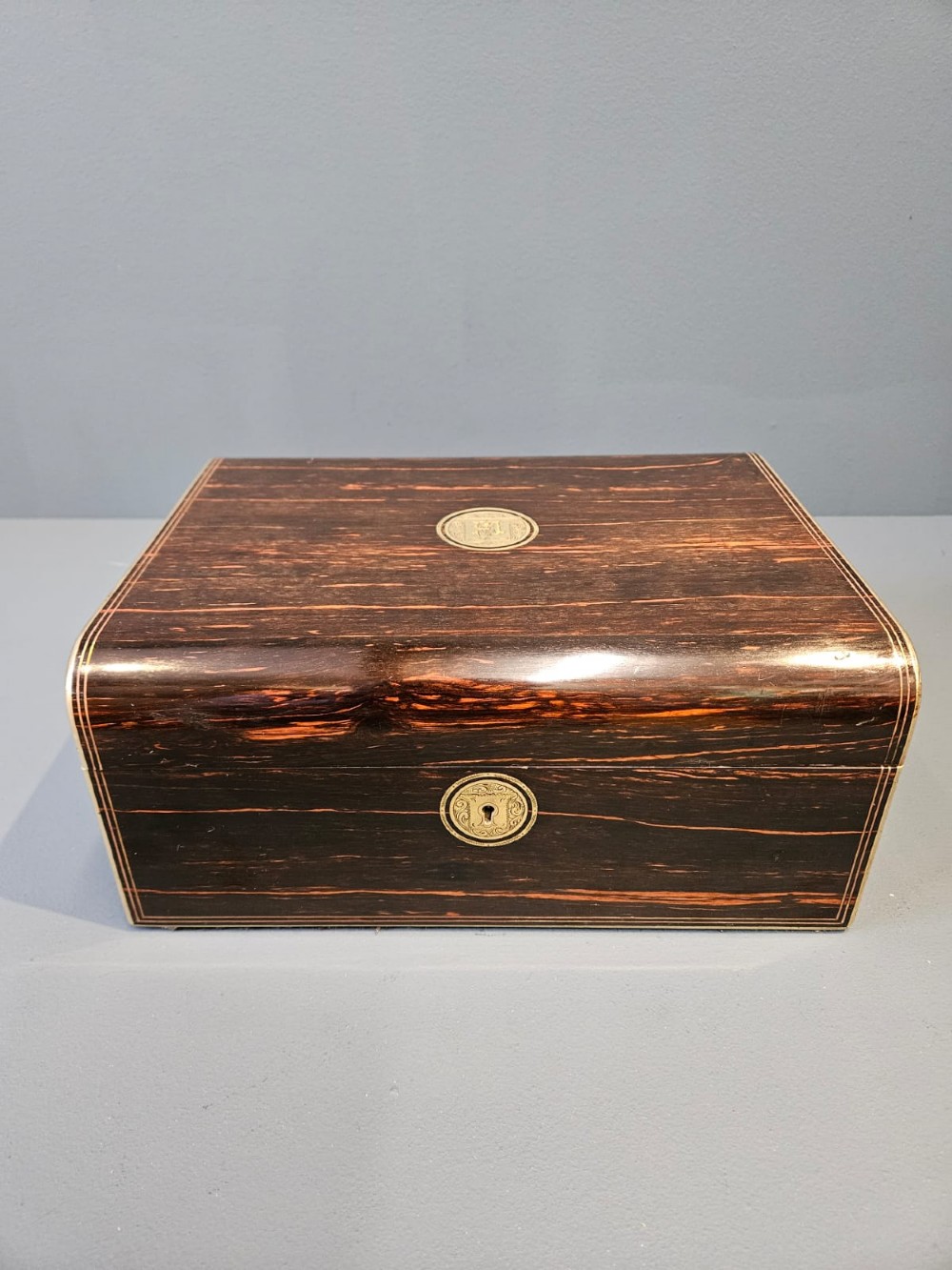 Superb Mid Victorian Jewellery Box with Original Fitted Interior View III