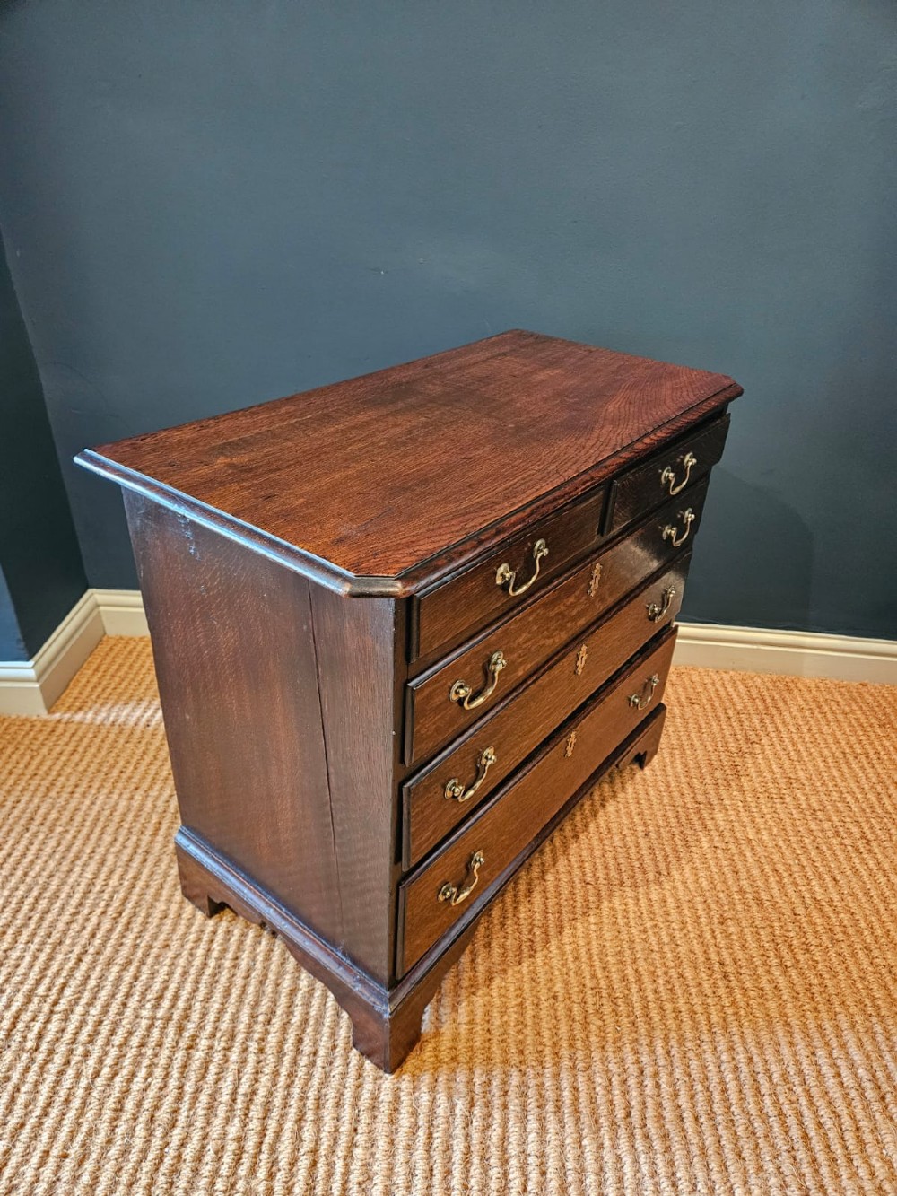 Small George III Oak Chest of Drawers View IV