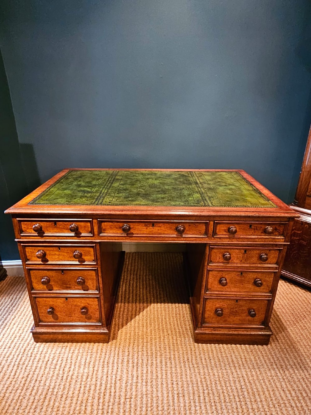 Superior Quality Victorian Oak Pedestal Desk