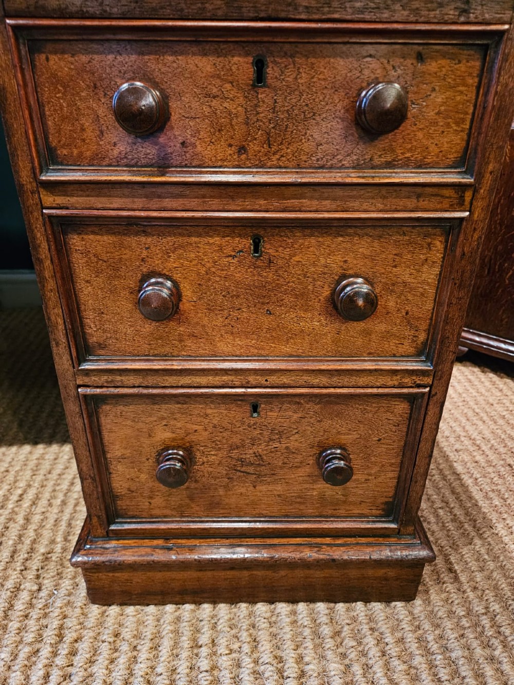 Superior Quality Victorian Oak Pedestal Desk View VII