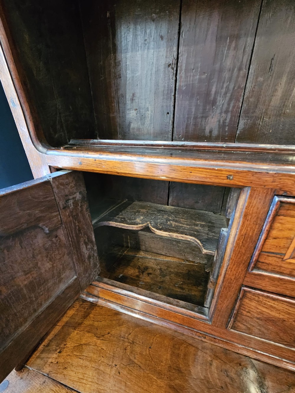 Superb George II Oak Welsh Dresser and Rack View IV