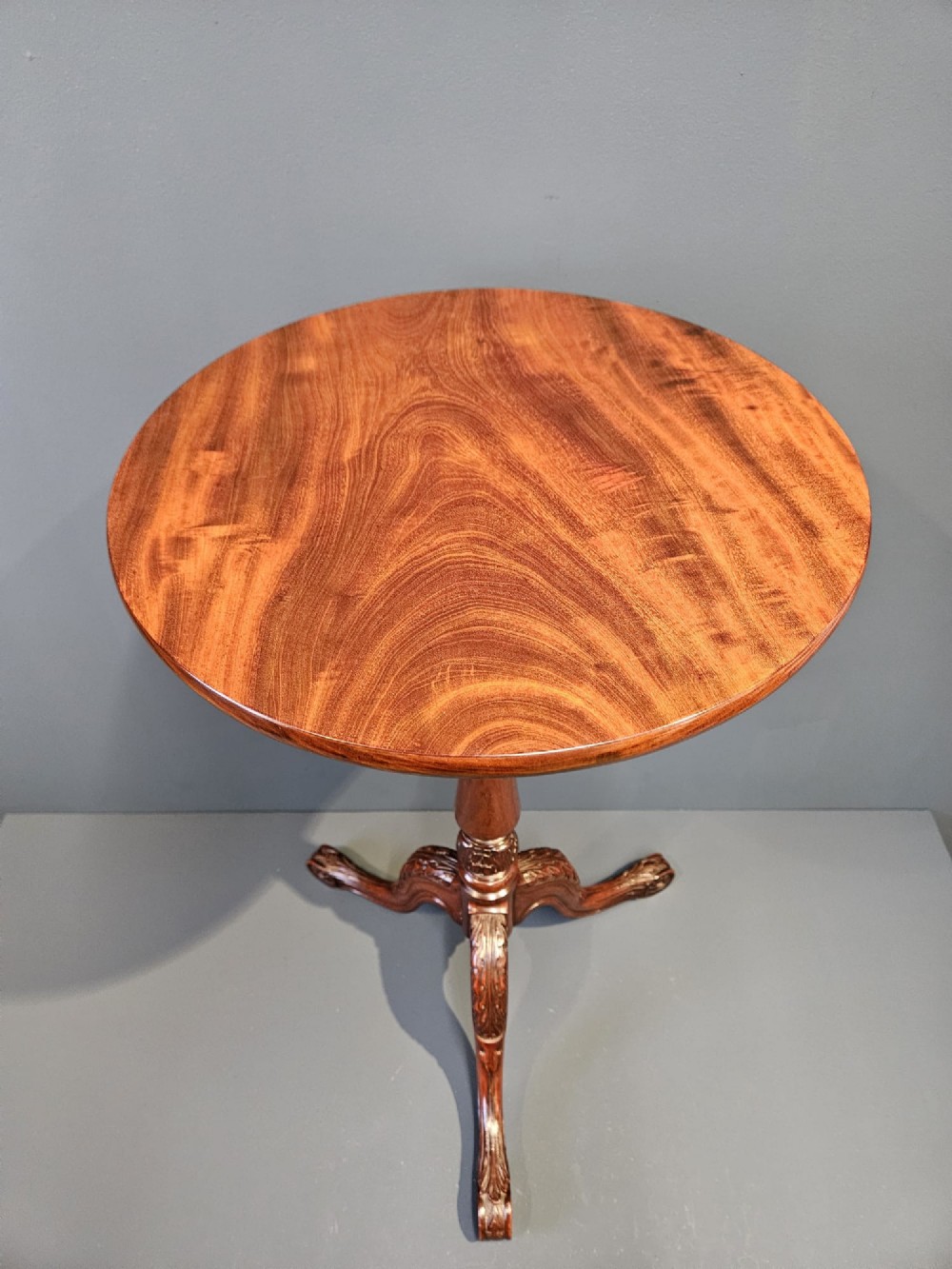 Fine Quality Victorian Mahogany Tripod Table with Carved Foot View III