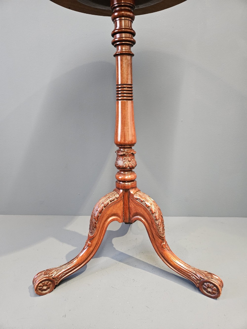 Fine Quality Victorian Mahogany Tripod Table with Carved Foot View V