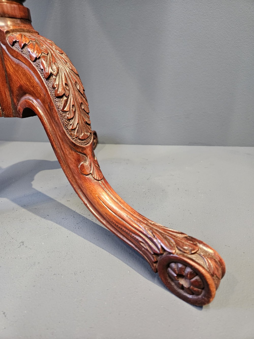 Fine Quality Victorian Mahogany Tripod Table with Carved Foot View VI