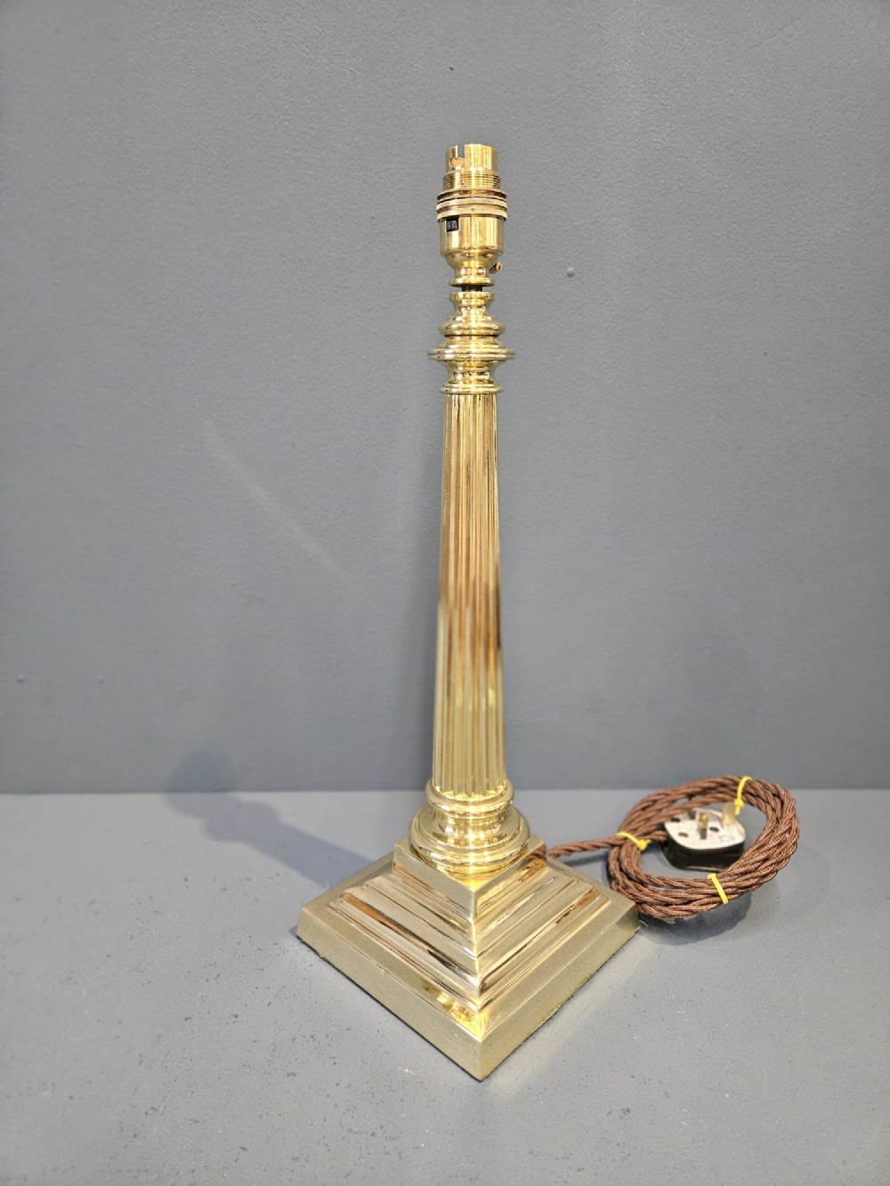 Late Victorian Brass Reeded Column Table Lamp