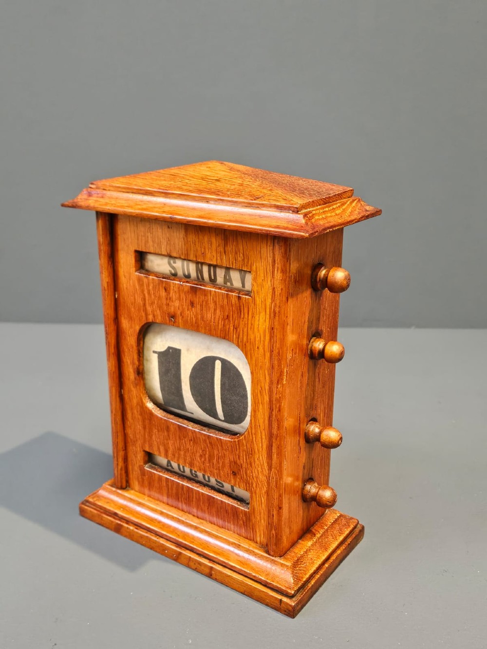 Victorian Oak Perpetual Desk Calendar View III