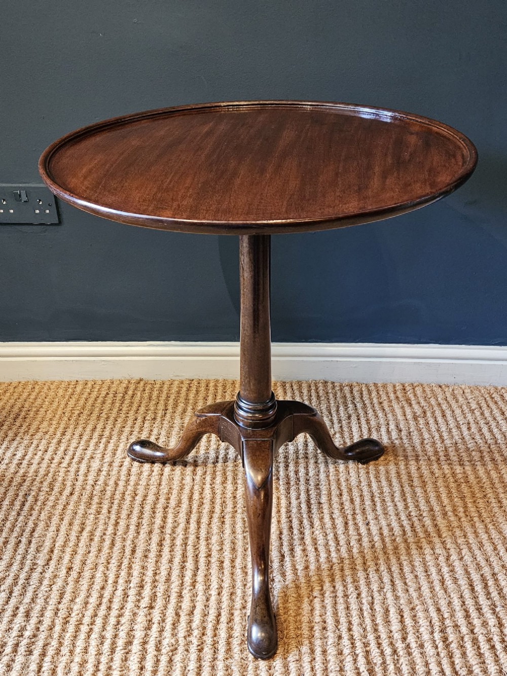 Fine Quality George II Red Walnut Snap Top Tripod Table