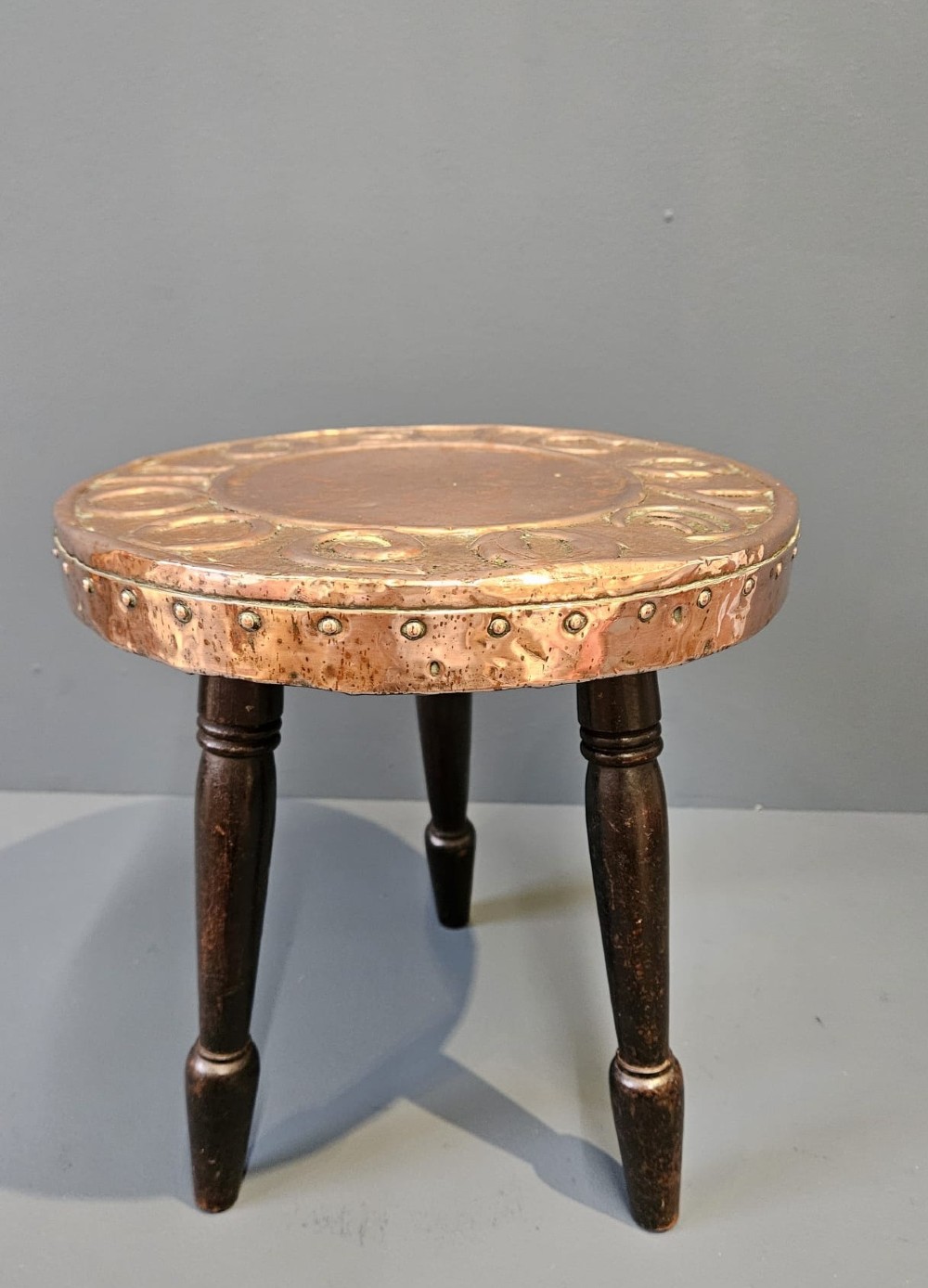 Edwardian Arts and Crafts 'Sit ye on' Glasgow School Stool View II