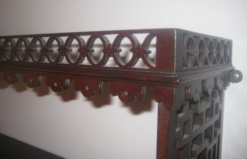 CHIPPENDALE STYLE MAHOGANY WALL SHELVES CIRCA 1810 - ADDITIONAL PHOTO 3