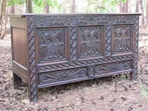 exceptional early 17th century oak mule chest salisbury circa 1620 1630 - CATEGORY: ANTIQUE CHESTS - DATED BEFORE 1700