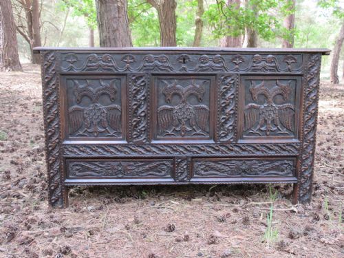 EXCEPTIONAL EARLY 17TH CENTURY OAK MULE CHEST SALISBURY CIRCA 1620 1630 - ADDITIONAL PHOTO 1