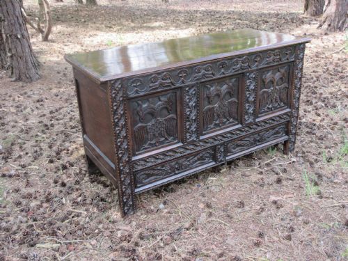 EXCEPTIONAL EARLY 17TH CENTURY OAK MULE CHEST SALISBURY CIRCA 1620 1630 - ADDITIONAL PHOTO 2