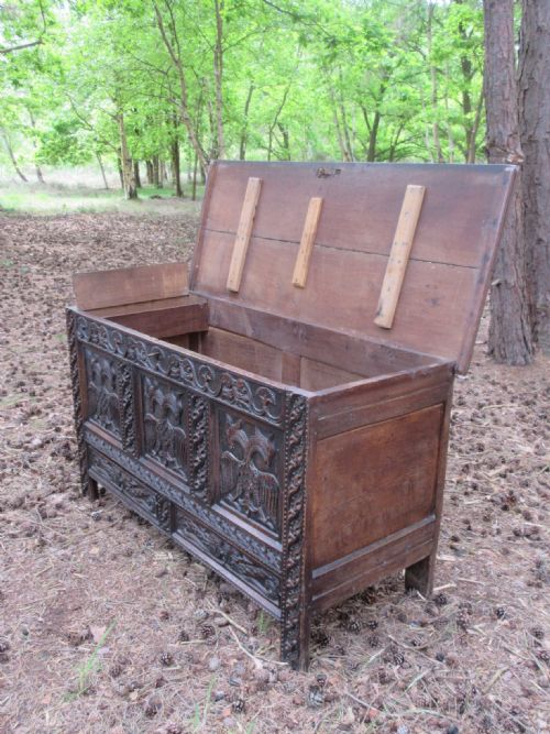 EXCEPTIONAL EARLY 17TH CENTURY OAK MULE CHEST SALISBURY CIRCA 1620 1630 - ADDITIONAL PHOTO 9