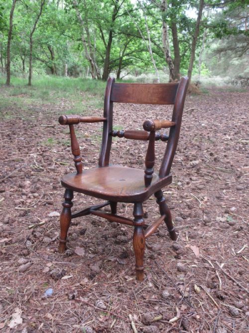 charming elm childs windsor chair circa 1850 - CATEGORY: ANTIQUE CHAIRS - DATED VICTORIAN