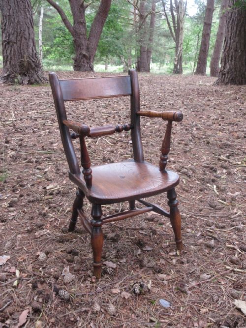 CHARMING ELM CHILDS WINDSOR CHAIR CIRCA 1850 - ADDITIONAL PHOTO 1