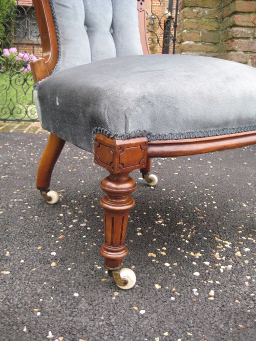 VICTORIAN WALNUT NURSING BEDROOM CHAIR CIRCA 1880 - ADDITIONAL PHOTO 2