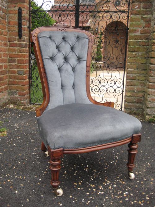 VICTORIAN WALNUT NURSING BEDROOM CHAIR CIRCA 1880 - ADDITIONAL PHOTO 3