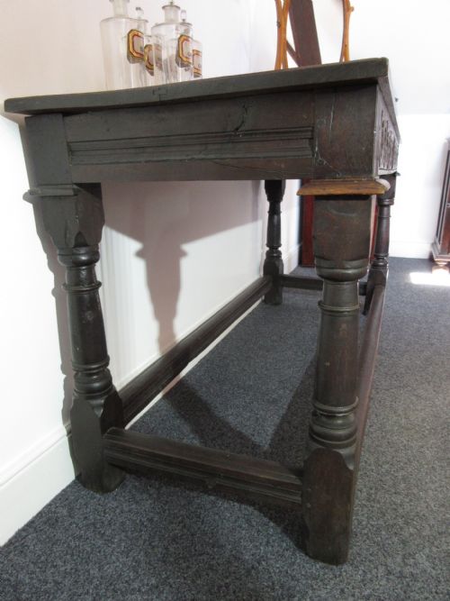 LATE 17TH CENTURY OAK REFECTORY OR SERVING TABLE CIRCA 1680 - ADDITIONAL PHOTO 5