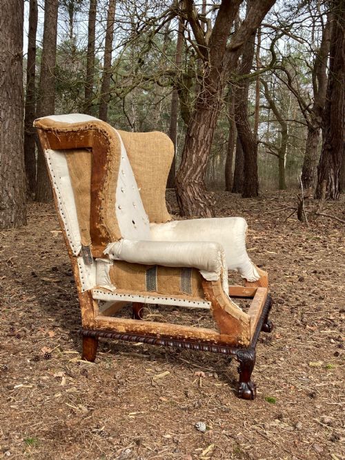 MAHOGANY WING ARMCHAIR CIRCA 1880 - ADDITIONAL PHOTO 4