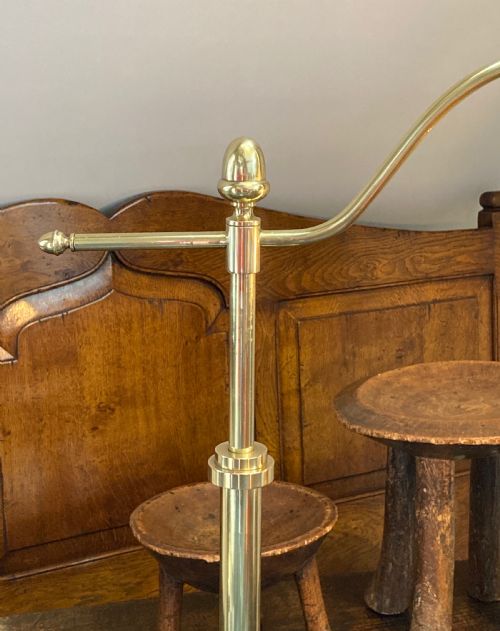 A LOVELY PAIR OF ADJUSTABLE BRASS STANDARD LAMPS CIRCA 1900 - ADDITIONAL PHOTO 5