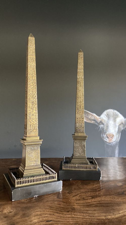 PAIR OF GRAND TOUR SOUVENIR BRONZE MODELS OF THE LUXOR OBELISKS CIRCA 1836 - ADDITIONAL PHOTO 1