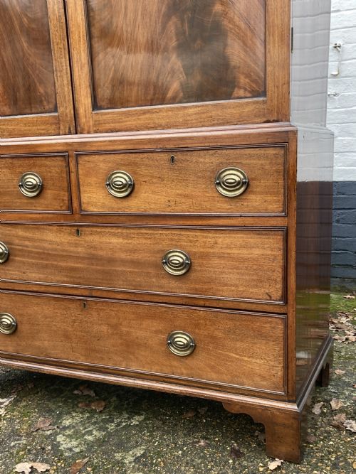 GEORGE III MAHOGANY LINEN PRESS CIRCA 1790 - ADDITIONAL PHOTO 4