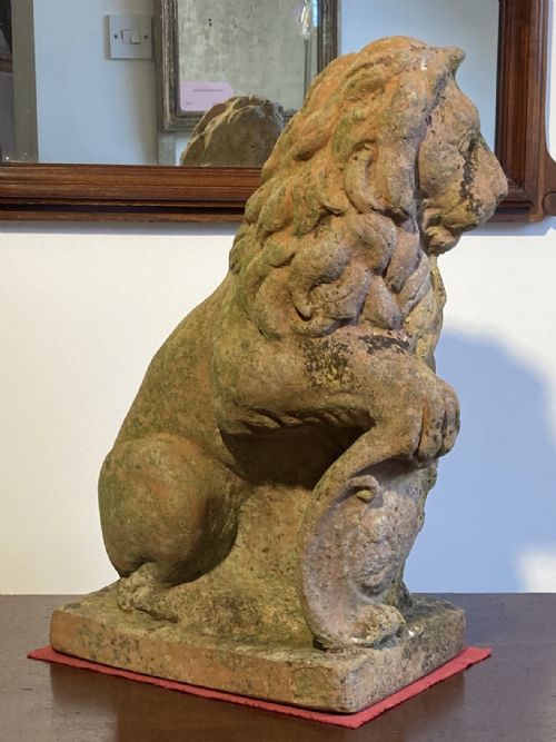 PAIR OF FINE ENGLISH TERRACOTTA HERALDIC LIONS CIRCA 1940 - ADDITIONAL PHOTO 4