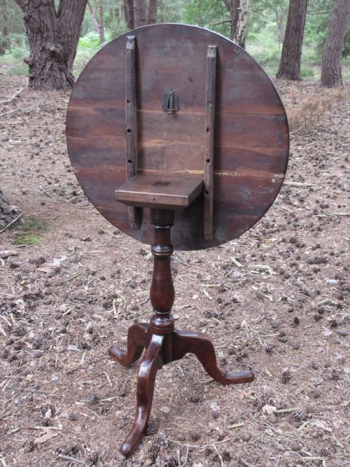 GEORGIAN YEW WOOD TRIPOD OCCASIONAL OR LAMP TABLE CIRCA 1770 - ADDITIONAL PHOTO 2