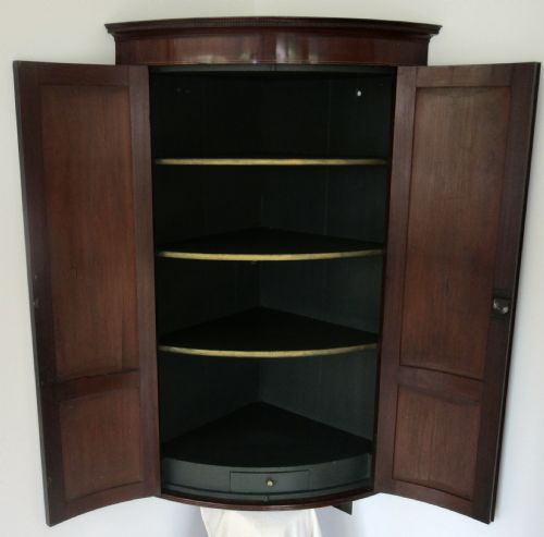 REGENCY MAHOGANY BOW FRONT HANGING CORNER CUPBOARD CIRCA 1810 - ADDITIONAL PHOTO 1