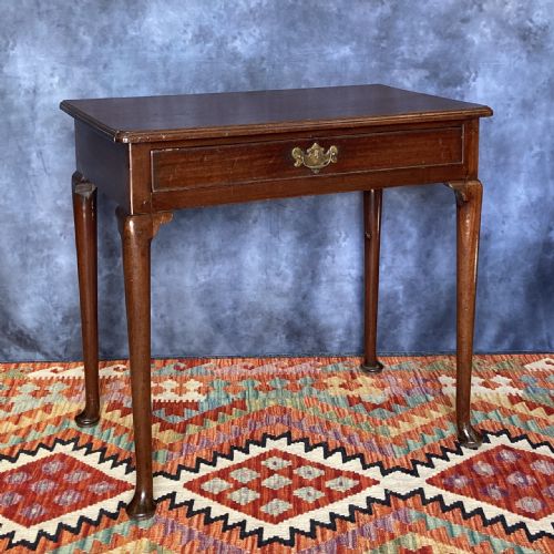 GEORGE III MAHOGANY SIDE TABLE CIRCA 1740 - ADDITIONAL PHOTO 2