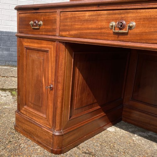 ITALIAN MAHOGANY PEDESTAL DESK CIRCA 1850 - ADDITIONAL PHOTO 5