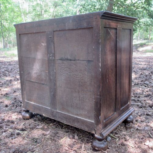 LATE 17TH CENTURY OAK CHEST OF DRAWERS CIRCA 1680 - ADDITIONAL PHOTO 3
